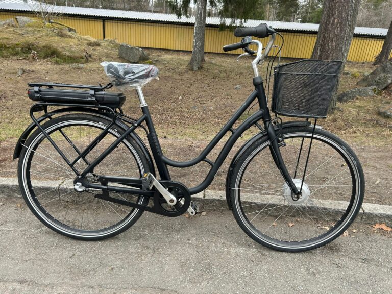 Monark Karin svart 3 v