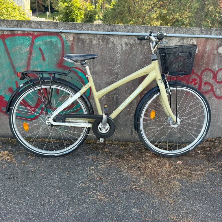 Crescent Street 26"